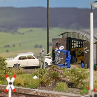 Zubehör Autowerkstatt - Schrauberwerkstatt mit div. Teilen, Bausatz