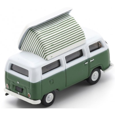 VW T2 Campingbus mit aufgestelltem Dach